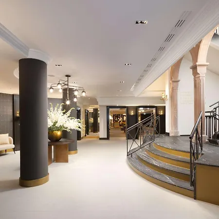 Hilton Hotel 4*