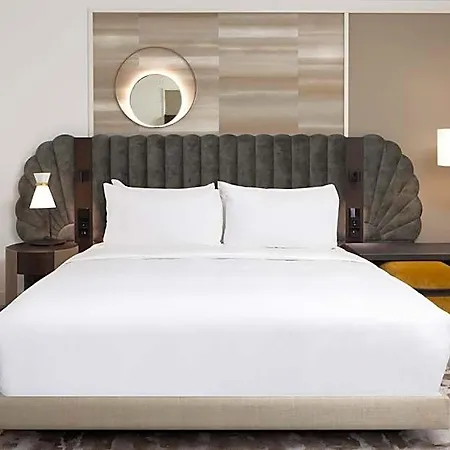 Hilton Hotel 4*