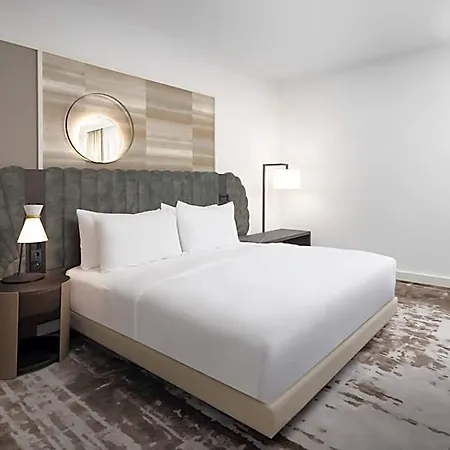 Hilton Отель 4*