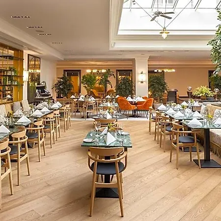Отель Hilton 4*